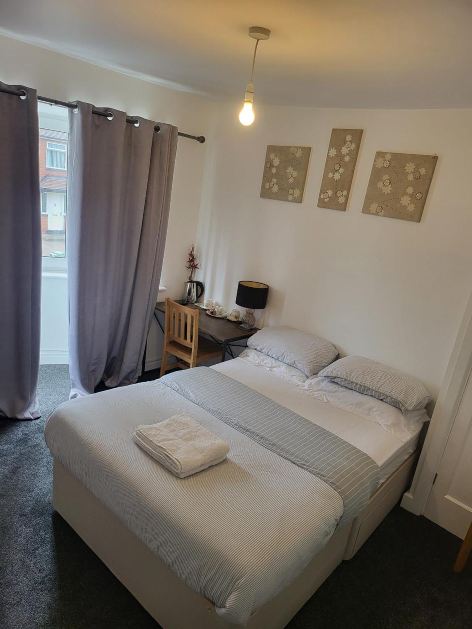 Petals Rm Hotel Leeds  Eksteriør billede